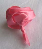 как  сделать розу из шелковой ленты